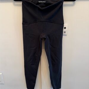NWT SPANX Black Booty Boost 7/8 Leggings Small
